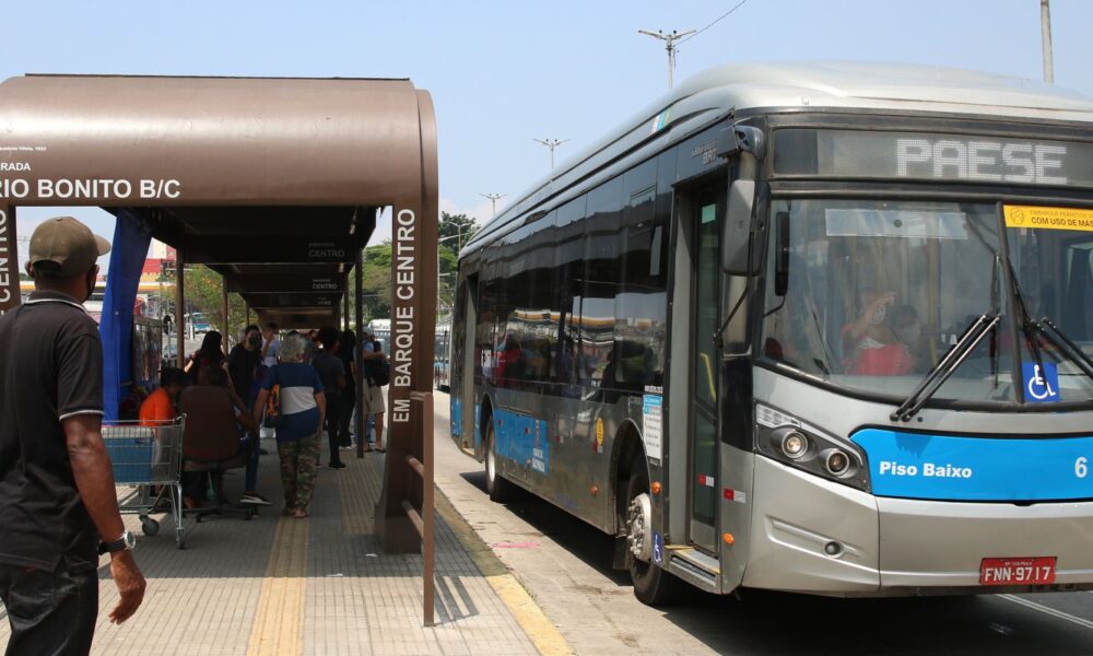 com-variacao-de-0,2%,-setor-de-servicos-cresce-pelo-terceiro-mes