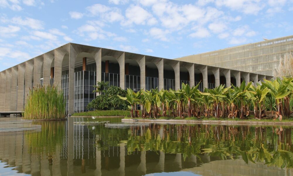 brasil-condena-ataque-de-israel-contra-o-ira:-“violacao-de-soberania”