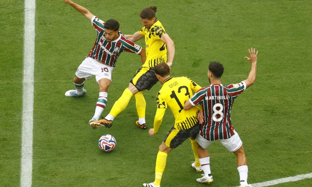 flu-domina-borussia,-mas-fica-no-0-a-0-na-estreia-do-mundial-de-clubes