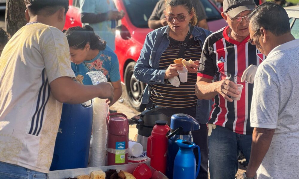 cafe-da-manha-compartilhado-salva-fieis-na-montagem-de-tapetes-de-corpus-christi