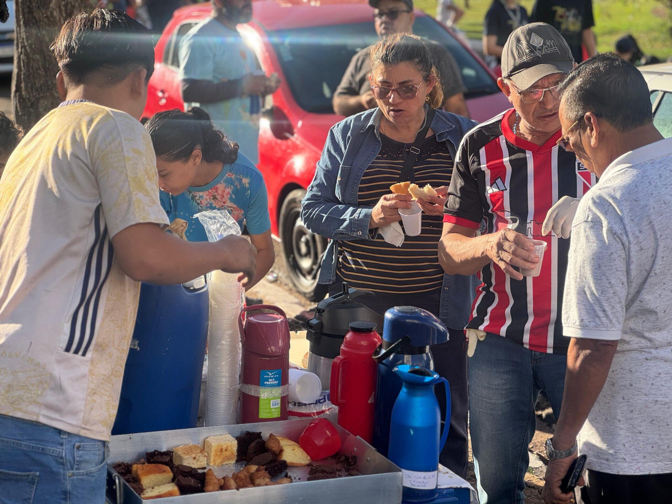 cafe-da-manha-compartilhado-salva-fieis-na-montagem-de-tapetes-de-corpus-christi