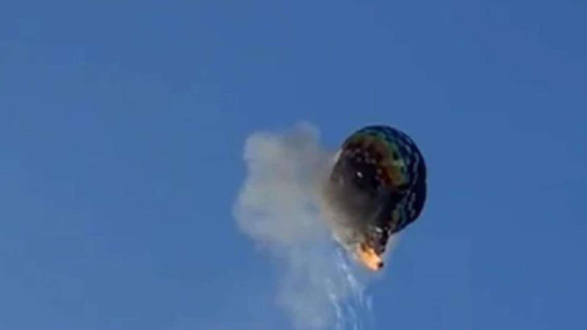 piloto-e-dono-de-empresa-do-balao-que-caiu-em-santa-catarina-podem-ser-presos,-diz-policia