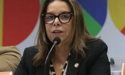 estudantes-devem-buscar-alternativa-aos-eua,-diz-presidente-da-capes