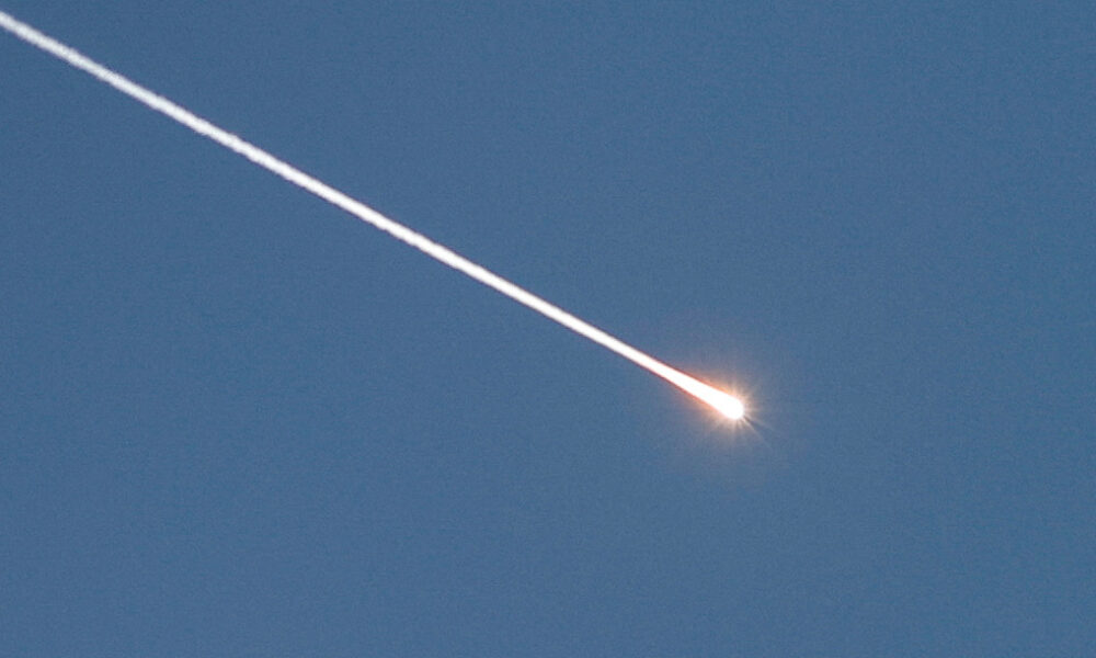 israel-afirma-ter-'provavelmente'-interceptado-missil-lancado-do-iemen-pelos-houthis