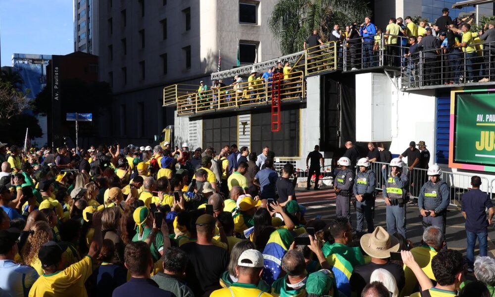 ato-em-sp-reune-apoiadores-de-bolsonaro-contra-julgamento-no-stf