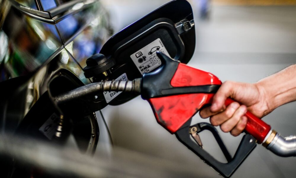 pf-vai-investigar-empresas-que-nao-repassam-reducao-dos-combustiveis