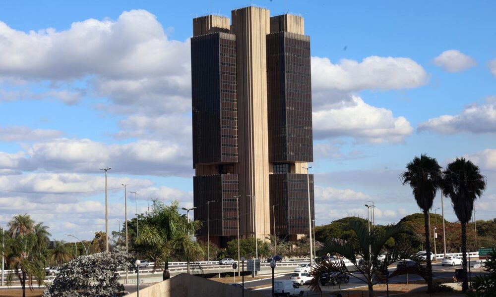 bc-so-publicara-nova-carta-em-abril,-caso-ipca-continue-acima-do-teto