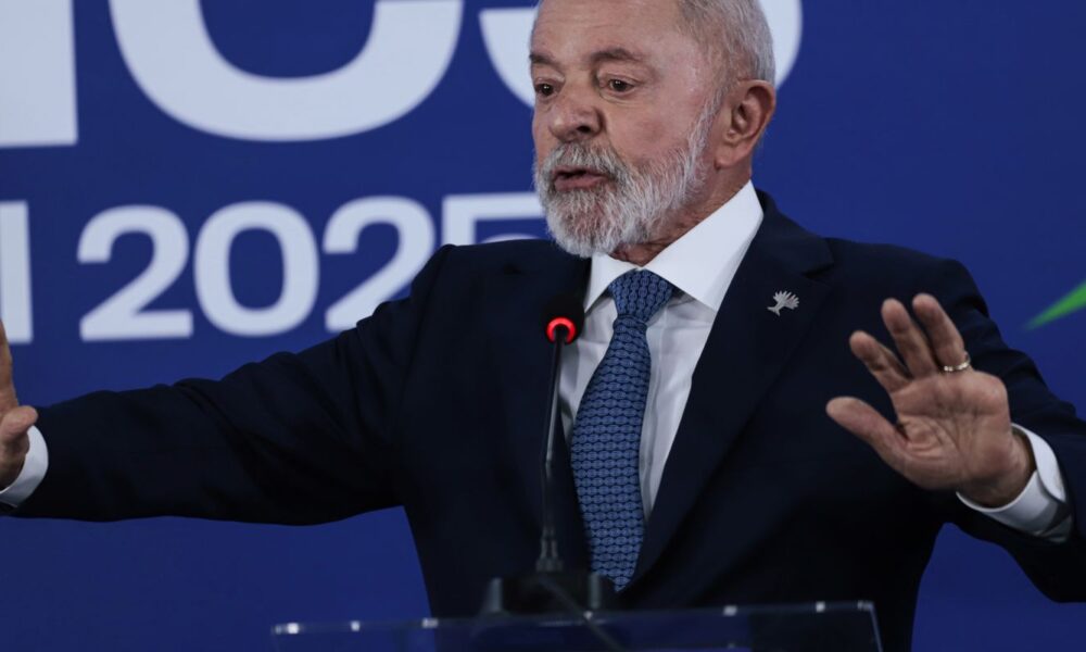 lula-diz-que-brics-seguira-discutindo-alternativas-ao-dolar