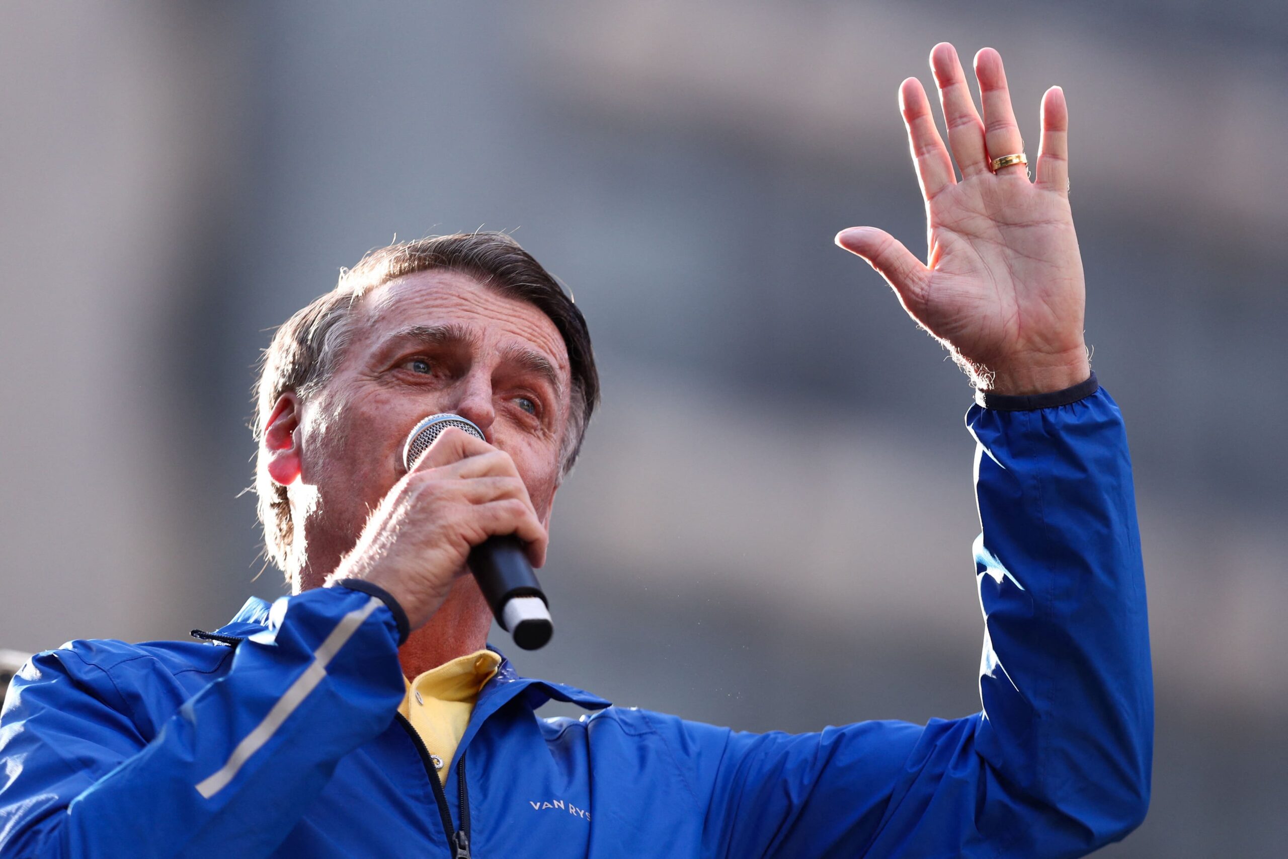 bolsonaro-diz-que-tarifaco-de-trump-tem-mais-a-ver-com-“valores”-do-que-economia