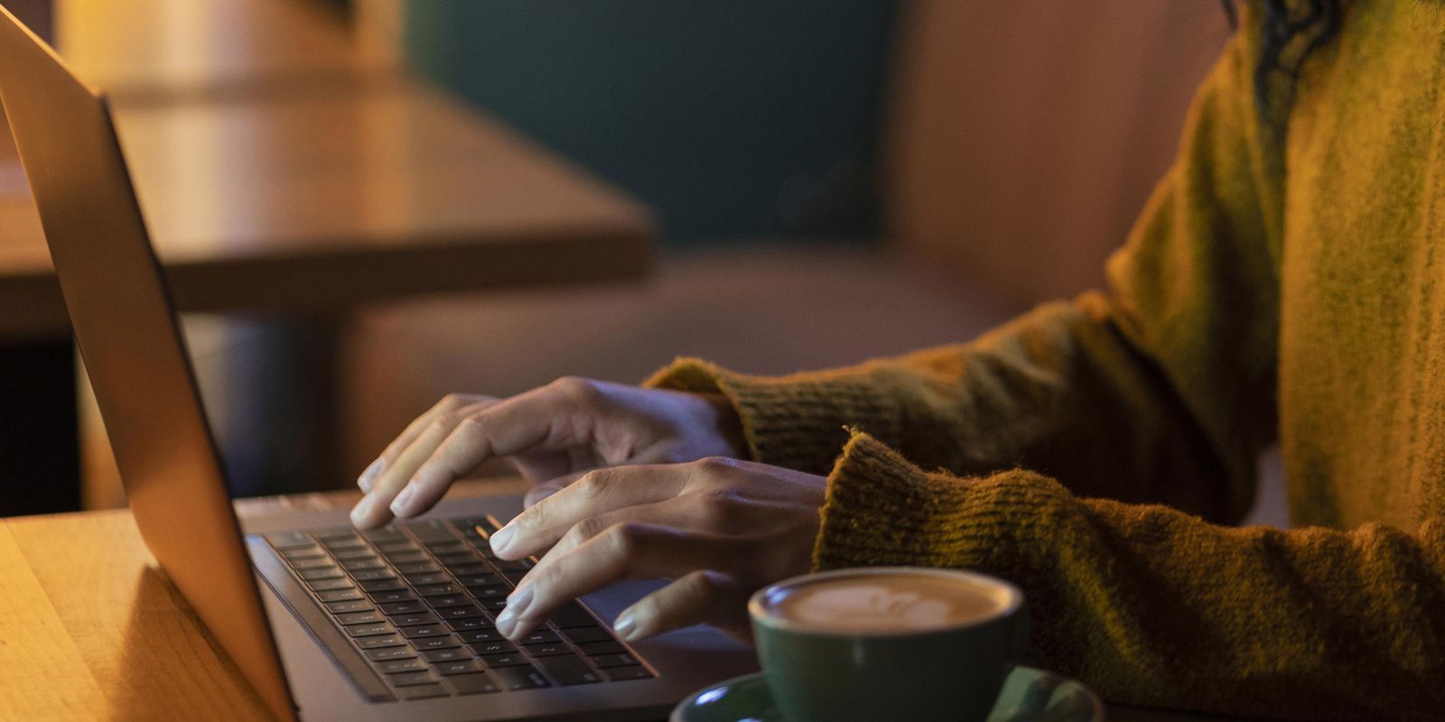 servicos-ja-respondem-por-57%-dos-empregos-formais-no-pais,-diz-cns