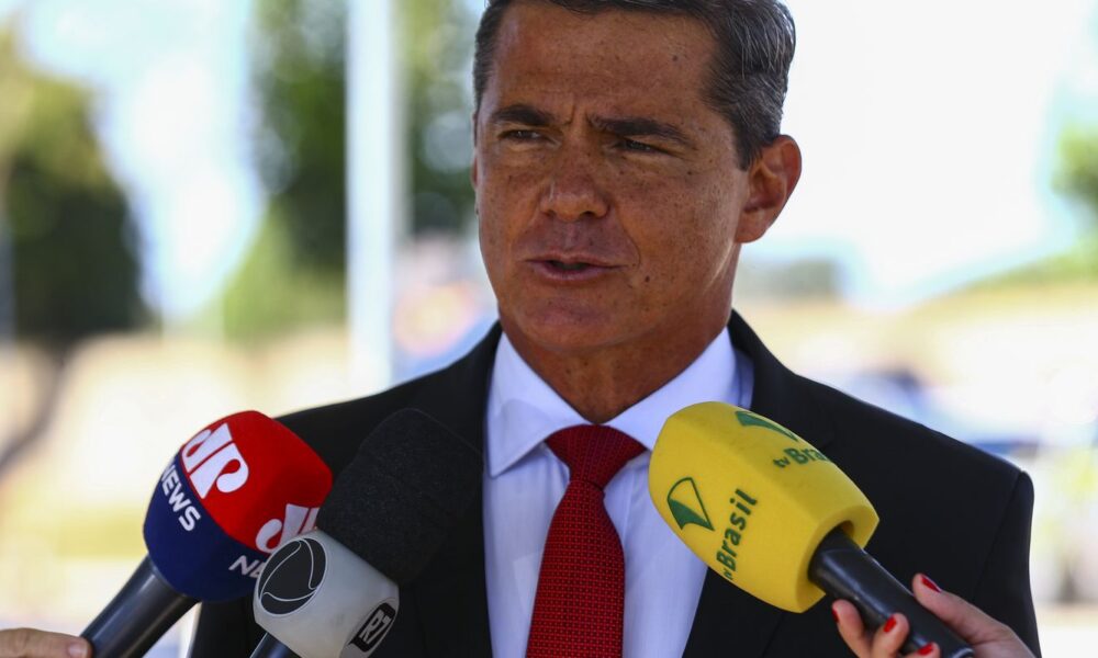 general-diz-que-visitou-acampamento-golpista-como-cidadao