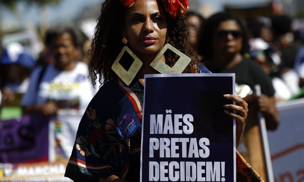 mulheres-negras-reivindicam-justica-e-bem-viver-em-marcha-no-rio