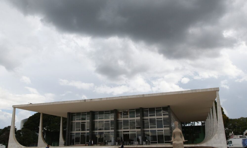 moraes-proibe-uso-de-farda-por-reus-em-depoimento-sobre-golpe