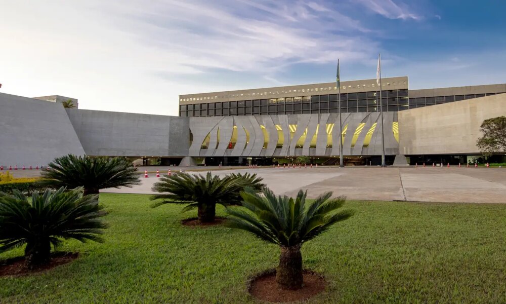 mae-aguarda-que-irlanda-devolva-ao-brasil-filhas-retiradas-de-casa