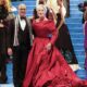 meryl-streep-e-stanley-tucci-desfilam-elegancia-em-gravacao-com-clima-de-met-gala