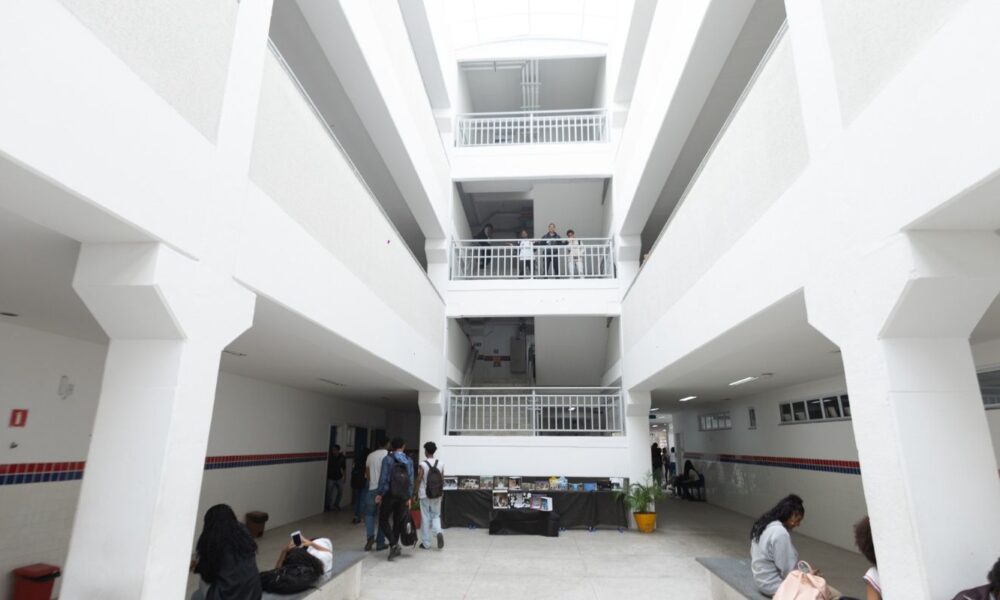 escola-em-tempo-integral-deve-ter-jornada-minima-de-35-horas-semanais