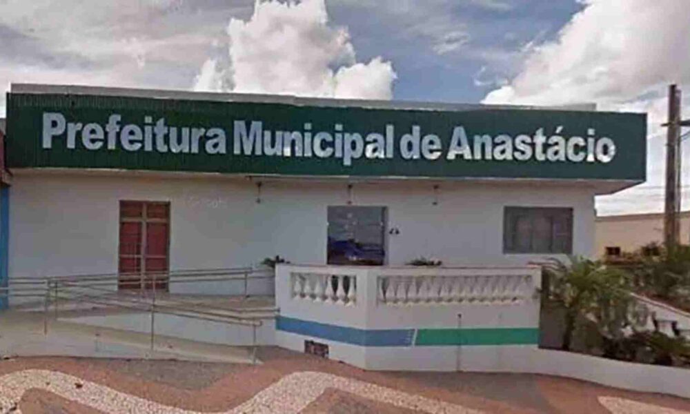 jornada-dupla:-medico-em-ms-que-trabalhou-durante-licenca-vai-pagar-quase-r$-800-mil