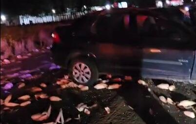 video:-colisao-em-carro-com-carretinha-deixa-dois-feridos-na-br-060