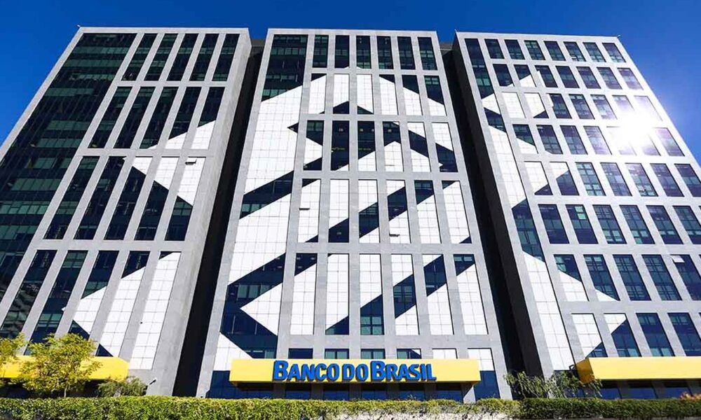 bb-tem-lucro-de-r$-11,2-bi-no-primeiro-semestre,-queda-de-40,7%