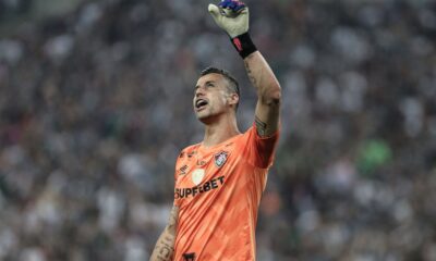 fabio-vira-jogador-com-mais-partidas-disputadas-no-futebol-mundial