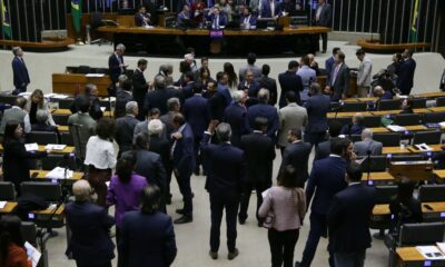 projeto-que-pune-quem-impedir-funcionamento-da-camara-avanca