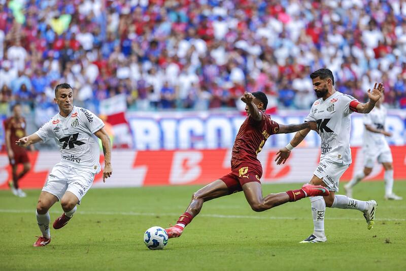 bahia-'faz-caldo'-de-2-a-0-contra-o-santos-e-deixa-'peixe'-mais-perto-do-rebaixamento