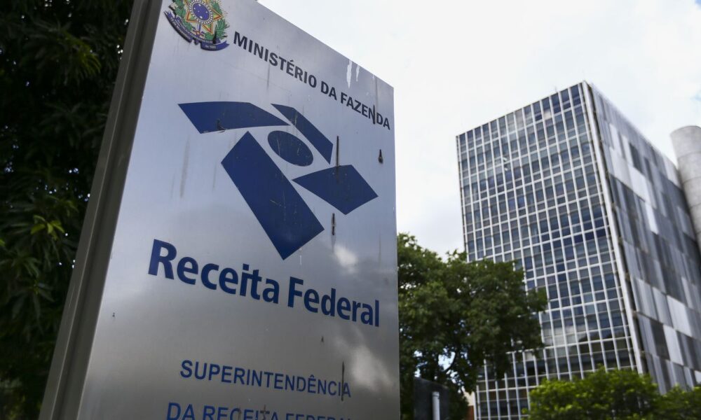 receita-voltara-a-exigir-declaracao-de-fintechs-apos-operacoes-da-pf