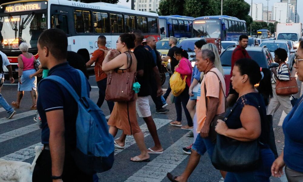 brasil tem-queda-na-desigualdade-em-educacao,-emprego-e-meio-ambiente