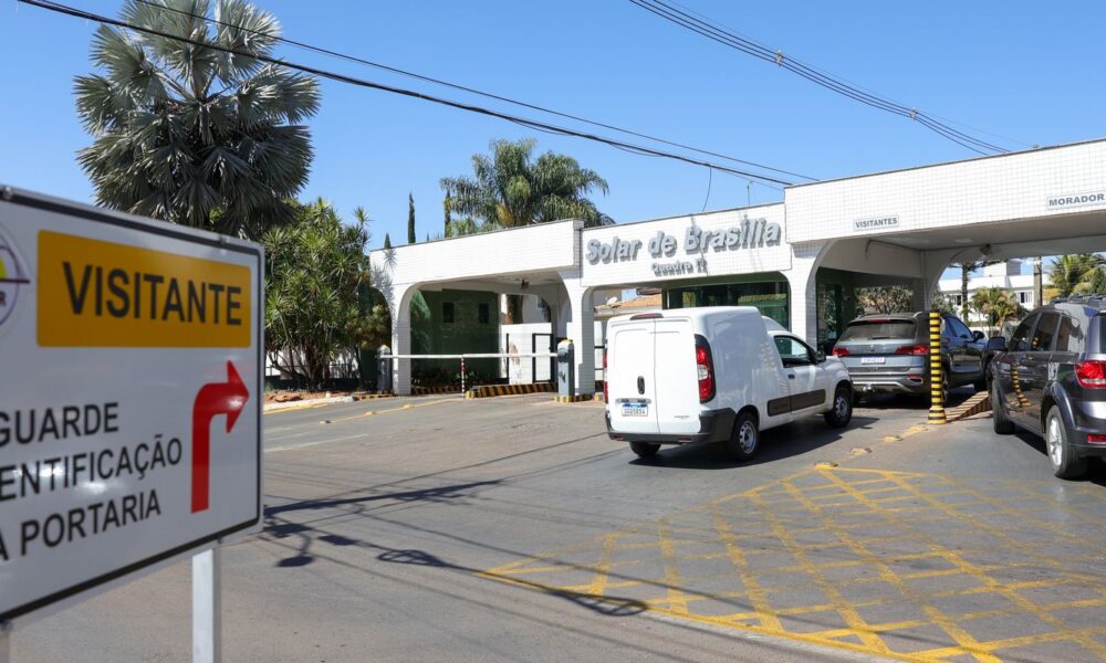 moraes-manda-vistoriar-carros-e-area-externa-da-casa-de-bolsonaro