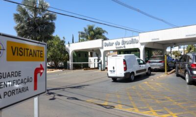 moraes-manda-vistoriar-carros-e-area-externa-da-casa-de-bolsonaro