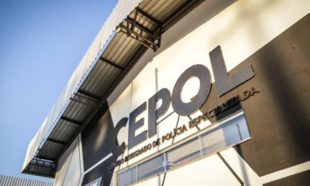 vizinhos-de-apartamento-saem-na-porrada-dentro-de-elevador-no-centro-de-campo-grande