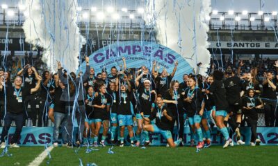 santos-busca-empate-com-botafogo-e-conquista-brasileirao-feminino-a2
