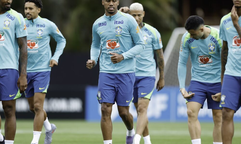 ancelotti-comanda-primeira-atividade-com-todos-os-convocados