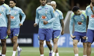 ancelotti-comanda-primeira-atividade-com-todos-os-convocados