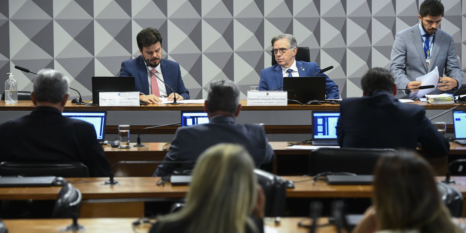 tarifa-social-de-energia-eletrica-e-aprovada-em-comissao-do-congresso