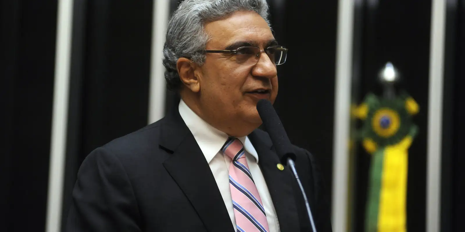 laurez-moreira-assume-governo-do-tocantins-e-exonera-secretarios