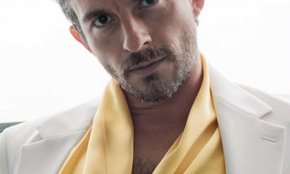 jonathan-bailey-,-estrela-de-“bridgerton”-revela-pausa-temporaria-para-dedicar-se-ao-ativismo-social