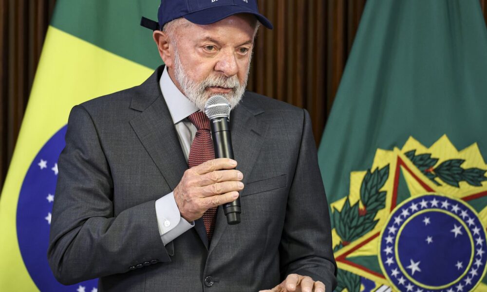 lula-faz-hoje-pronunciamento-e-assiste-ao-filme-males-no-cine-alvorada