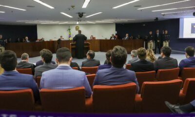 com-voto-de-moraes,-stf-retoma-nesta-terca-julgamento-de-bolsonaro