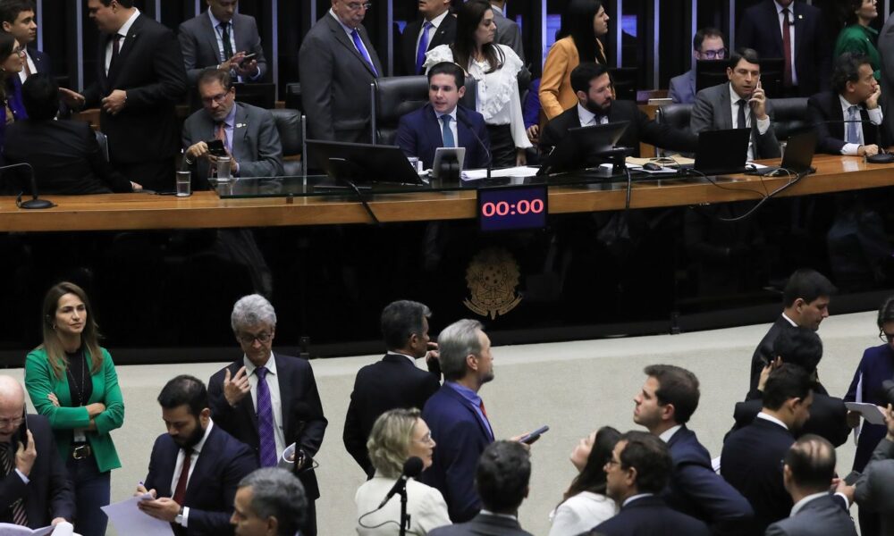 camara-derruba-voto-secreto-em-pec-da-blindagem-por-falta-de-quorum