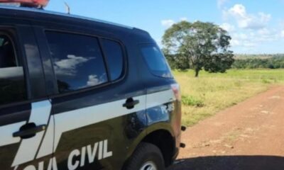 homem-morre-ao-cair-de-carro-em-movimento-em-estrada-vicinal