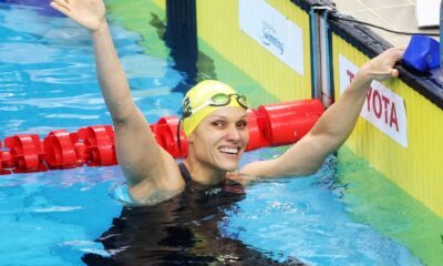 carol-santiago-e-tricampea-mundial-dos-100m-costas-em-singapura