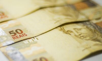 arrecadacao-federal-no-ano-supera-2024,-apesar-da-queda-em-agosto