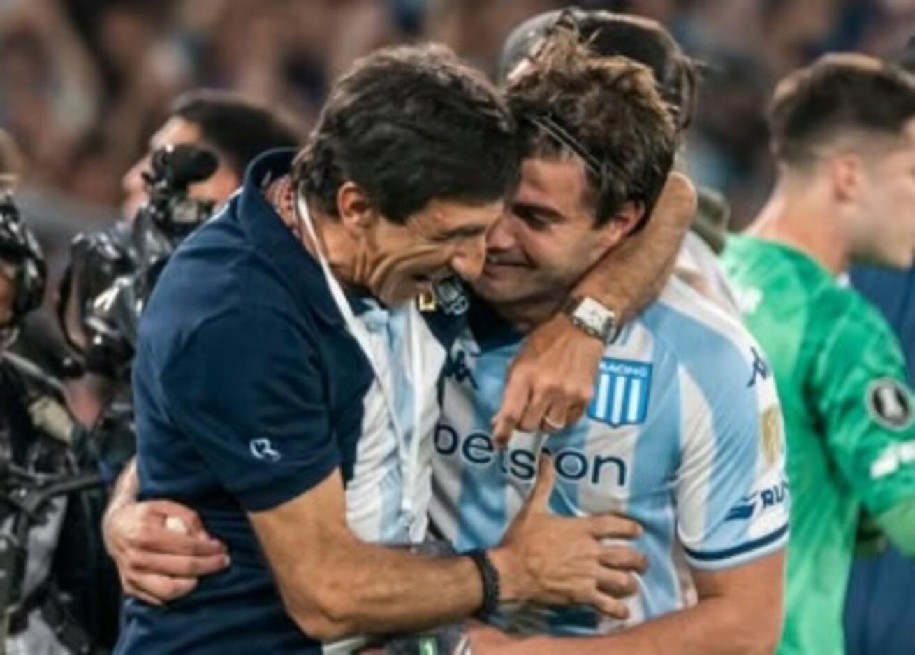 racing-elimina-velez-sarsfield-e-aguarda-por-flamengo-ou-estudiantes-na-semi-da-libertadores