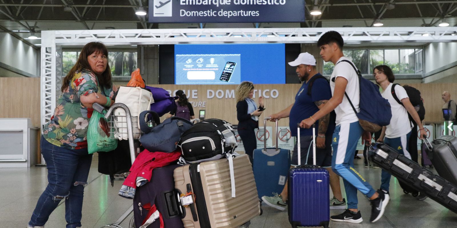 galeao-deve-chegar-a-30-milhoes-de-passageiros-em-3-anos,-diz-ministro