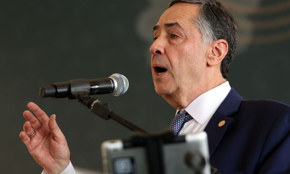 barroso-diz-que-pais-precisa-de-recomeco-e-pacificacao