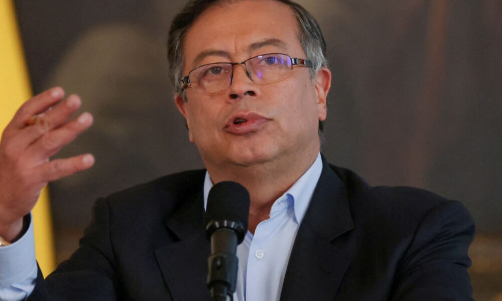 estados-unidos-revogam-visto-do-presidente-da-colombia