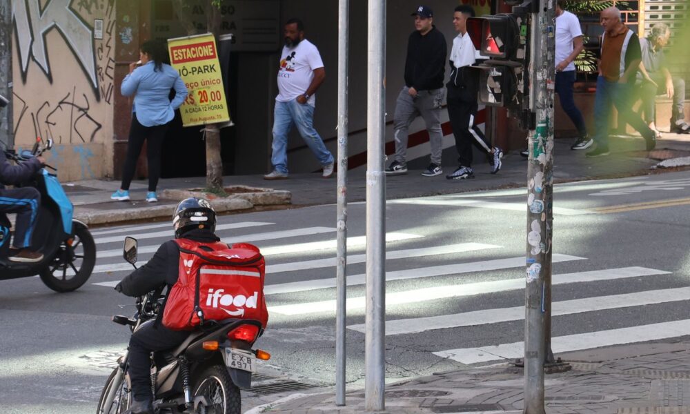 votacao-de-vinculo-entre-motoristas-e-apps-sera-em-30-dias,-diz-fachin