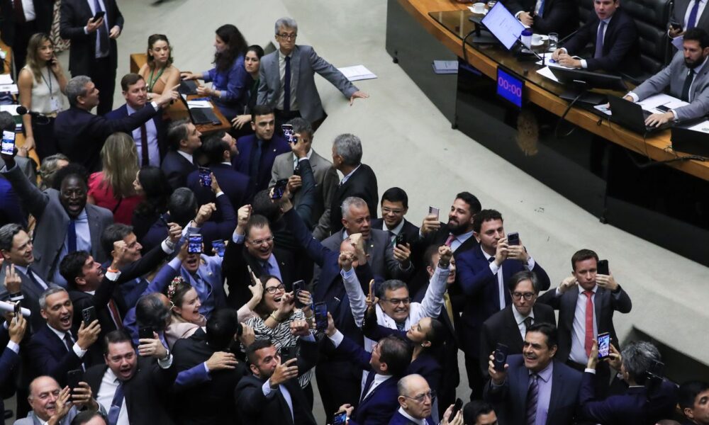 camara-aprova-retirada-da-mp-alternativa-ao-iof;-texto-caduca