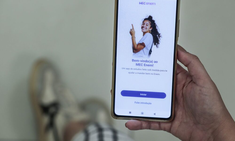 enem:-aplicativo-do-mec-traz-simulados-e-correcao-de-redacoes